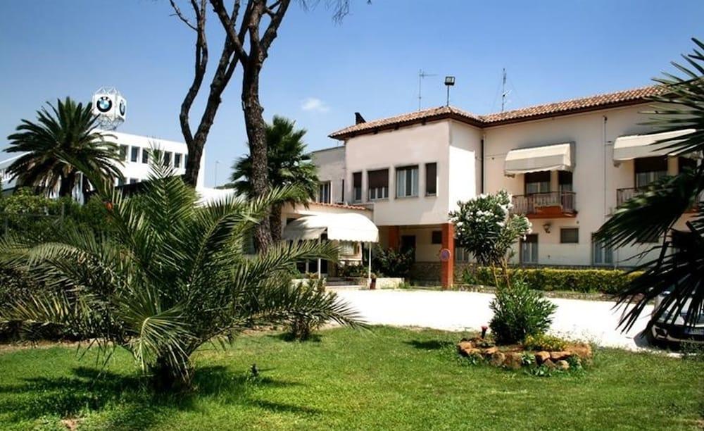 Hotel Salaria Rome Exterior photo